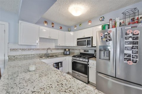 House in Tampa, Florida 3 bedrooms, 133.59 sq.m. № 2125262 - photo 7