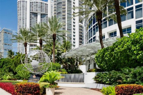 Condo in Sunny Isles Beach, Florida, 2 bedrooms  № 2086139
