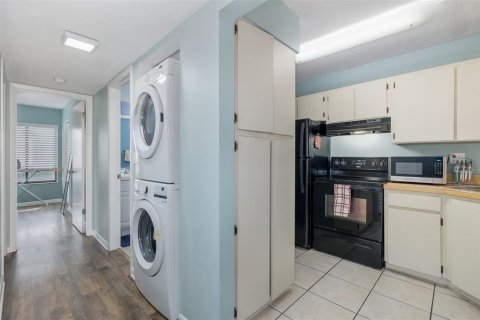 Купить кондоминиум в Тарпон-Спрингс, Флорида 5 комнат, 90.95м2, № 2101306 - фото 16
