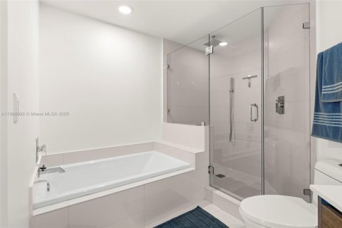 Купить кондоминиум в Майами, Флорида 2 спальни, 108.23м2, № 2012435 - фото 10