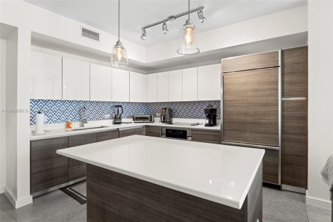 Купить кондоминиум в Майами, Флорида 2 спальни, 108.23м2, № 2012435 - фото 3