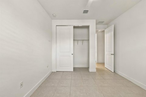 House in Port St. Lucie, Florida 3 bedrooms, 191.75 sq.m. № 2392665 - photo 21