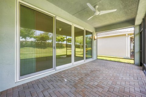 House in Port St. Lucie, Florida 3 bedrooms, 191.75 sq.m. № 2392665 - photo 29