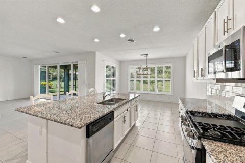 House in Port St. Lucie, Florida 3 bedrooms, 191.75 sq.m. № 2392665 - photo 10