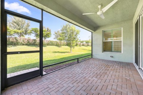 House in Port St. Lucie, Florida 3 bedrooms, 191.75 sq.m. № 2392665 - photo 30