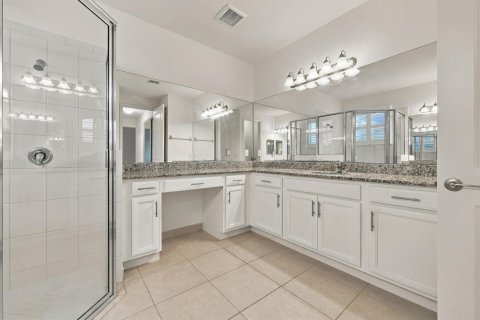 House in Port St. Lucie, Florida 3 bedrooms, 191.75 sq.m. № 2392665 - photo 16
