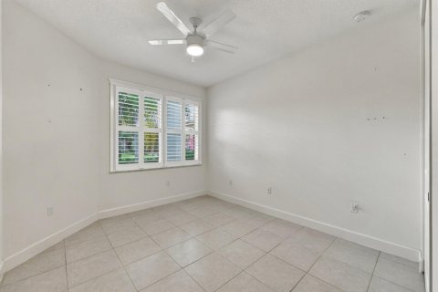 House in Port St. Lucie, Florida 3 bedrooms, 191.75 sq.m. № 2392665 - photo 19
