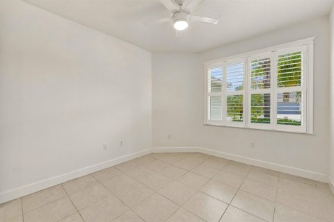 House in Port St. Lucie, Florida 3 bedrooms, 191.75 sq.m. № 2392665 - photo 20