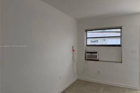 Commercial property in Miami, Florida 124.02 sq.m. № 2060966 - photo 3