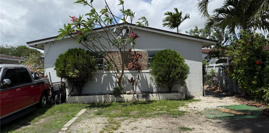 Commercial property in Miami, Florida 124.02 sq.m. № 2060966