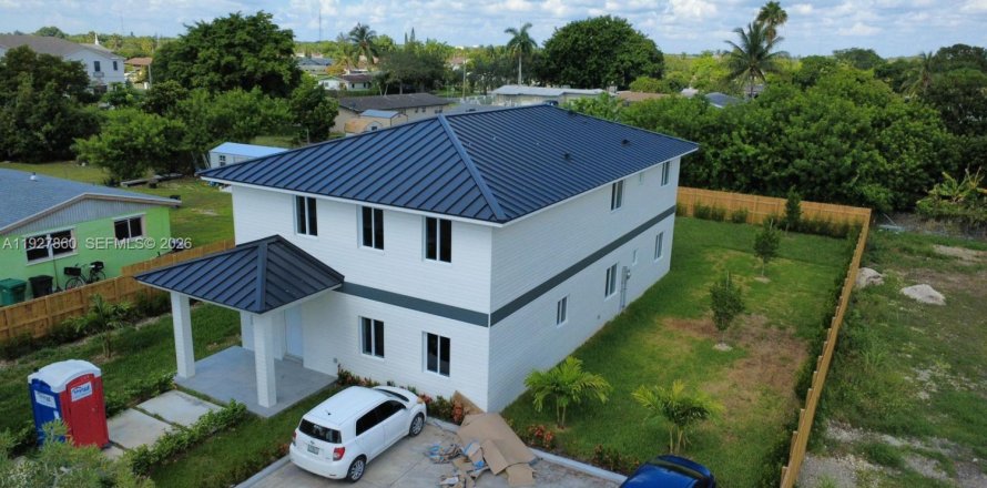 Villa ou maison à Florida City, Floride 6 chambres № 1998237