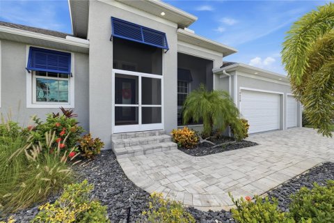 House in Port Charlotte, Florida 3 bedrooms, 202.62 sq.m. № 2354960 - photo 22
