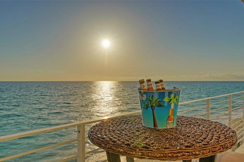 Снять в аренду виллу или дом в Нокомис, Флорида 11 комнат, 162.58м2, № 464723 - фото 13