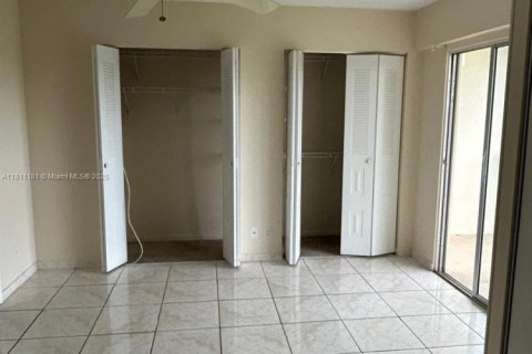 Condo in Pembroke Pines, Florida, 1 bedroom  № 1867113 - photo 4