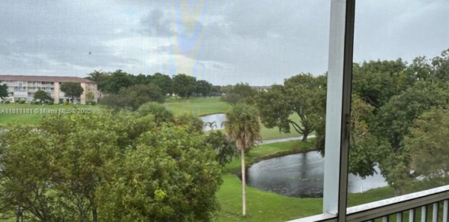 Condo in Pembroke Pines, Florida, 1 bedroom № 1867113