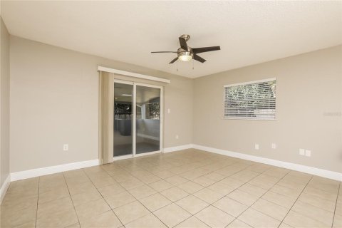 Casa en alquiler en Ocoee, Florida, 4 dormitorios, 122.07 m2 № 1796551 - foto 3