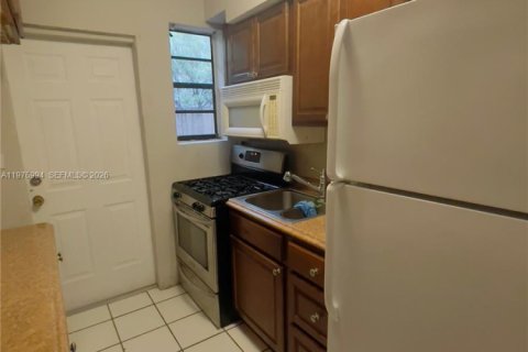 Снять в аренду виллу или дом в Майами-Бич, Флорида 1 спальня, 60.39м2, № 2041017 - фото 6