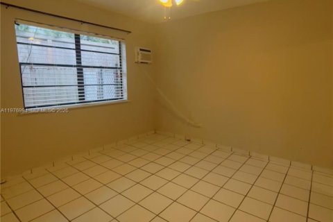 Снять в аренду виллу или дом в Майами-Бич, Флорида 1 спальня, 60.39м2, № 2041017 - фото 7