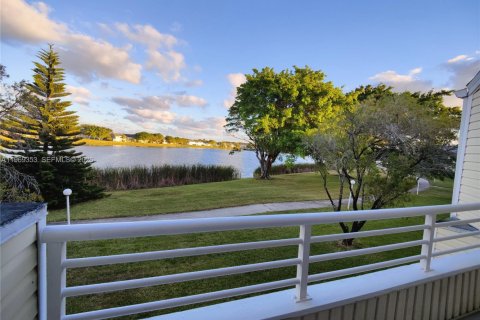 Condo in Oakland Park, Florida, 2 bedrooms  № 2030192 - photo 19