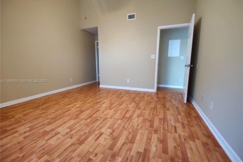 Condo in Oakland Park, Florida, 2 bedrooms  № 2030192 - photo 9