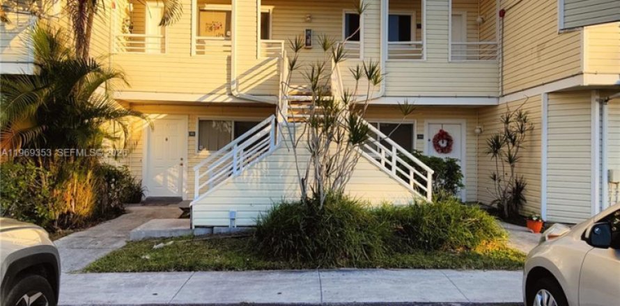 Condo in Oakland Park, Florida, 2 bedrooms  № 2030192