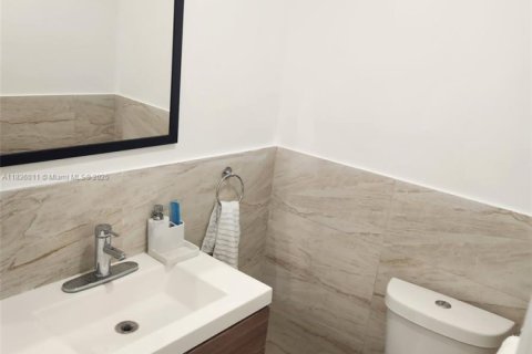 Villa ou maison à louer à Dania Beach, Floride: 1 chambre, 244.98 m2 № 1820125 - photo 3
