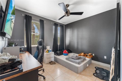 House in Miami, Florida 4 bedrooms, 209.59 sq.m. № 2003240 - photo 20