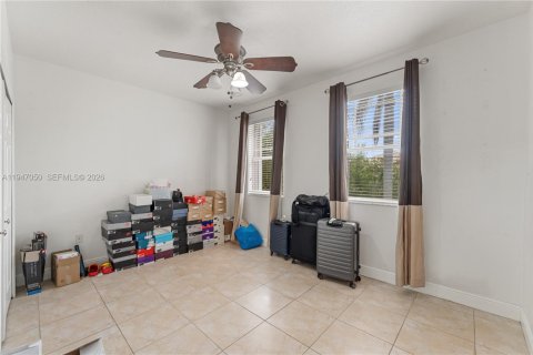 House in Miami, Florida 4 bedrooms, 209.59 sq.m. № 2003240 - photo 25