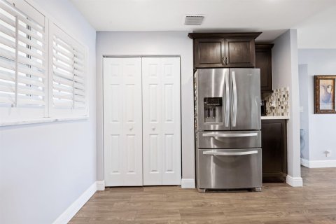 Copropriété à vendre à Coral Springs, Floride: 2 chambres, 111.11 m2 № 2084507 - photo 3