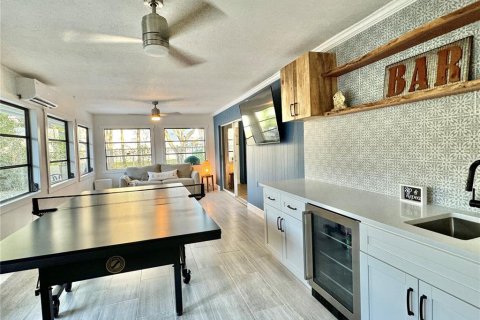 Villa ou maison à louer à Bradenton, Floride: 3 chambres, 179.95 m2 № 2258653 - photo 4