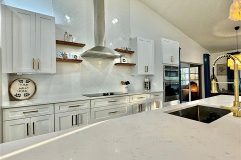 Villa ou maison à louer à Bradenton, Floride: 3 chambres, 179.95 m2 № 2258653 - photo 5