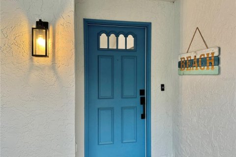 Villa ou maison à louer à Bradenton, Floride: 3 chambres, 179.95 m2 № 2258653 - photo 2