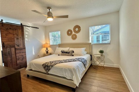 Villa ou maison à louer à Bradenton, Floride: 3 chambres, 179.95 m2 № 2258653 - photo 8