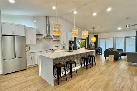 Villa ou maison à louer à Bradenton, Floride: 3 chambres, 179.95 m2 № 2258653 - photo 3