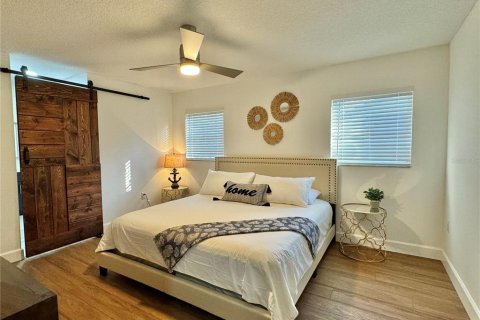Villa ou maison à louer à Bradenton, Floride: 3 chambres, 179.95 m2 № 2258653 - photo 13