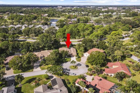 House in Port St. Lucie, Florida 4 bedrooms, 232.35 sq.m. № 2083051 - photo 12
