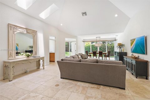 House in Jupiter, Florida 2 bedrooms, 175.21 sq.m. № 2155038 - photo 10