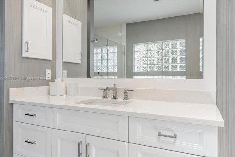 House in Jupiter, Florida 2 bedrooms, 175.21 sq.m. № 2155038 - photo 7