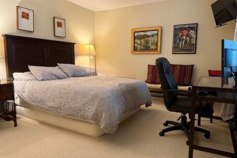 Touwnhouse à vendre à Miami, Floride: 3 chambres, 197.7 m2 № 1818385 - photo 17