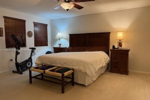 Touwnhouse à vendre à Miami, Floride: 3 chambres, 197.7 m2 № 1818385 - photo 16