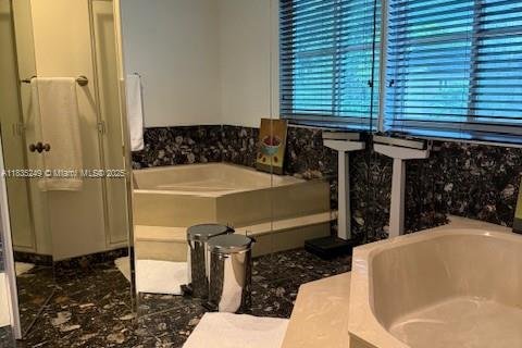 Touwnhouse à vendre à Miami, Floride: 3 chambres, 197.7 m2 № 1818385 - photo 19