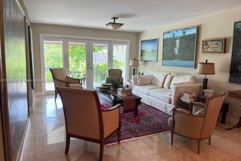 Touwnhouse à vendre à Miami, Floride: 3 chambres, 197.7 m2 № 1818385 - photo 4