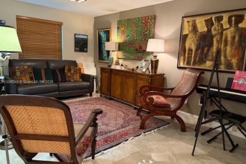 Touwnhouse à vendre à Miami, Floride: 3 chambres, 197.7 m2 № 1818385 - photo 20