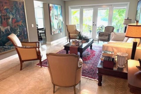 Touwnhouse à vendre à Miami, Floride: 3 chambres, 197.7 m2 № 1818385 - photo 3