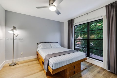 Condo in Miami, Florida, 3 bedrooms  № 2173528 - photo 10