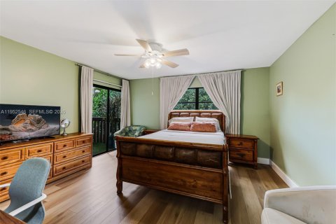 Condo in Miami, Florida, 3 bedrooms  № 2173528 - photo 18