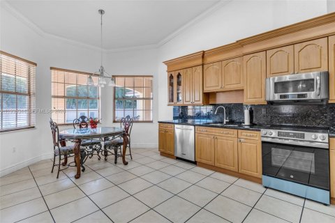 Купить виллу или дом в Майами, Флорида 4 спальни, 283.72м2, № 2088480 - фото 17
