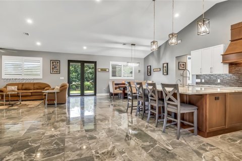 Casa en venta en Jupiter, Florida, 5 dormitorios, 256.97 m2 № 1992168 - foto 3
