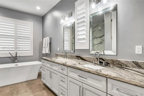 Casa en venta en Jupiter, Florida, 5 dormitorios, 256.97 m2 № 1992168 - foto 20