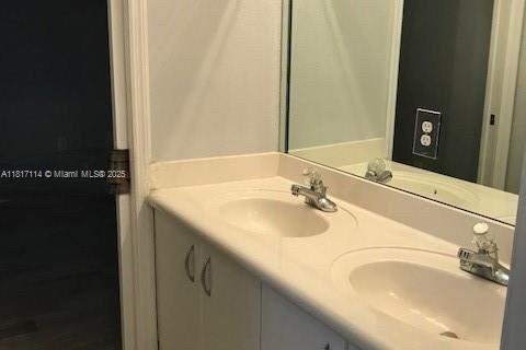 Touwnhouse à louer à Doral, Floride: 4 chambres, 196.77 m2 № 1897629 - photo 10